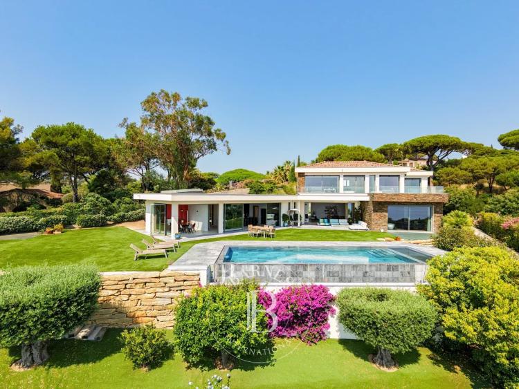 EXCLUSIVITÉ - SAINTE-MAXIME –DOMAINE PRIVÉ - VILLA CONTEMPORAINE - VUE MER