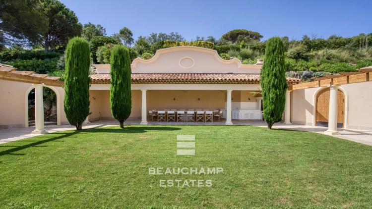 Villa provençale ultra-luxueuse située dans le prestigieux domaine des Parcs de Saint-Tropez