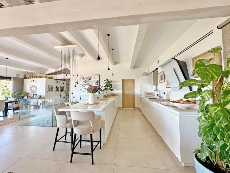 Villa vue mer à vendre à Beauvallon Bartole