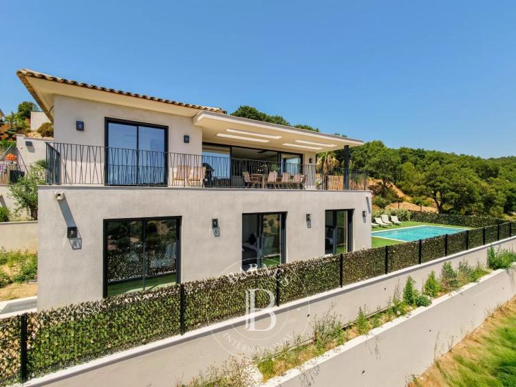 SAINTE-MAXIME -  VILLA - 5 CHAMBRES - PISCINE - GARAGE