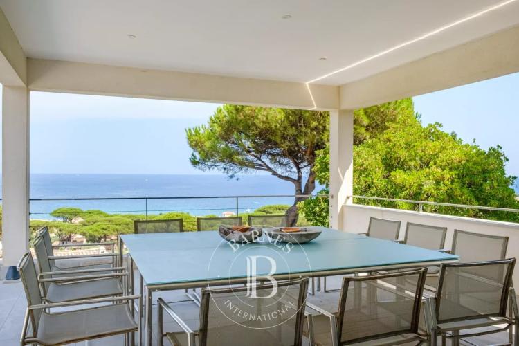 SAINTE-MAXIME  -VILLA MODERNE - VUE MER ET PROCHE PLAGE