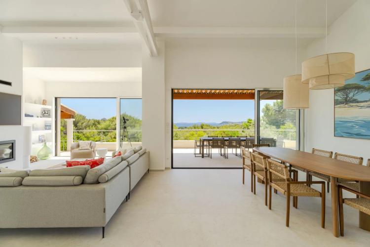 Villa contemporaine vue mer à vendre à La Croix-Valmer