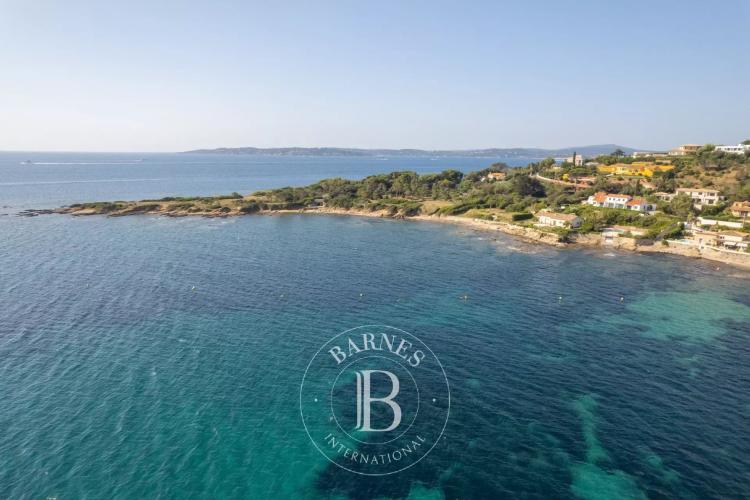 EXCLUSIVITÉ - SAINTE-MAXIME - VILLA  - 5 CHAMBRES - PISCINE - VUE MER