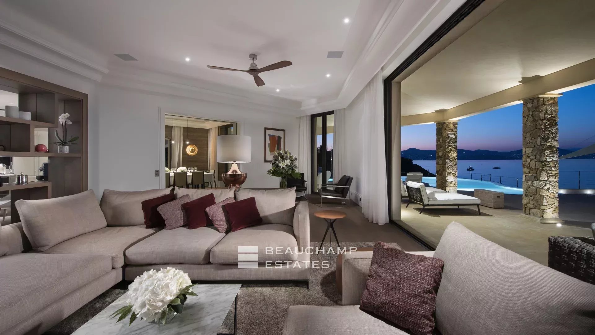 Villa pieds dans l'eau au coeur du domaine des Parcs de Saint-Tropez