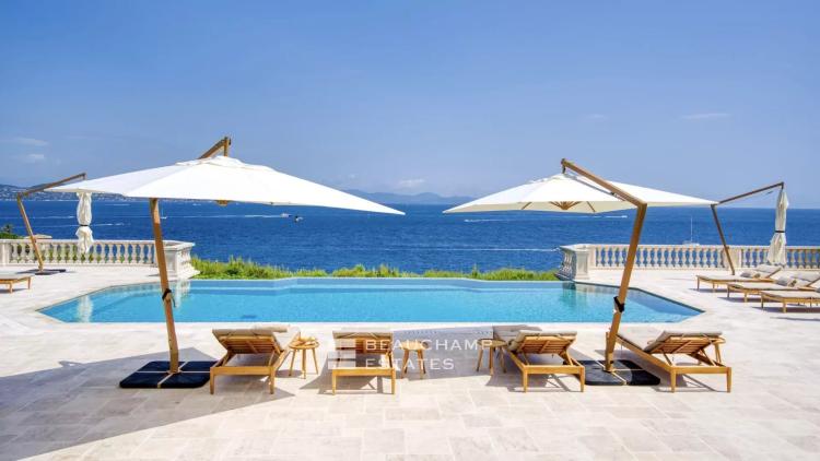 Villa provençale ultra-luxueuse située dans le prestigieux domaine des Parcs de Saint-Tropez