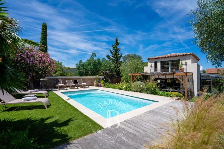 SAINT-TROPEZ - DOMAINE PRIVE - MAISON AVEC 4 CHAMBRES ET PISCINE