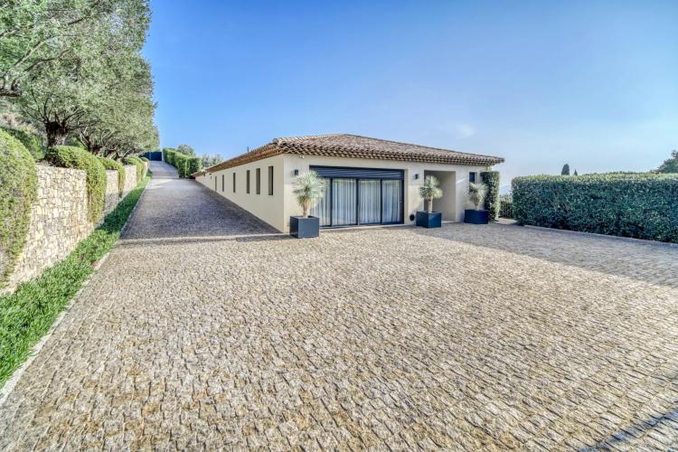 Villa vue mer à vendre à Beauvallon Bartole