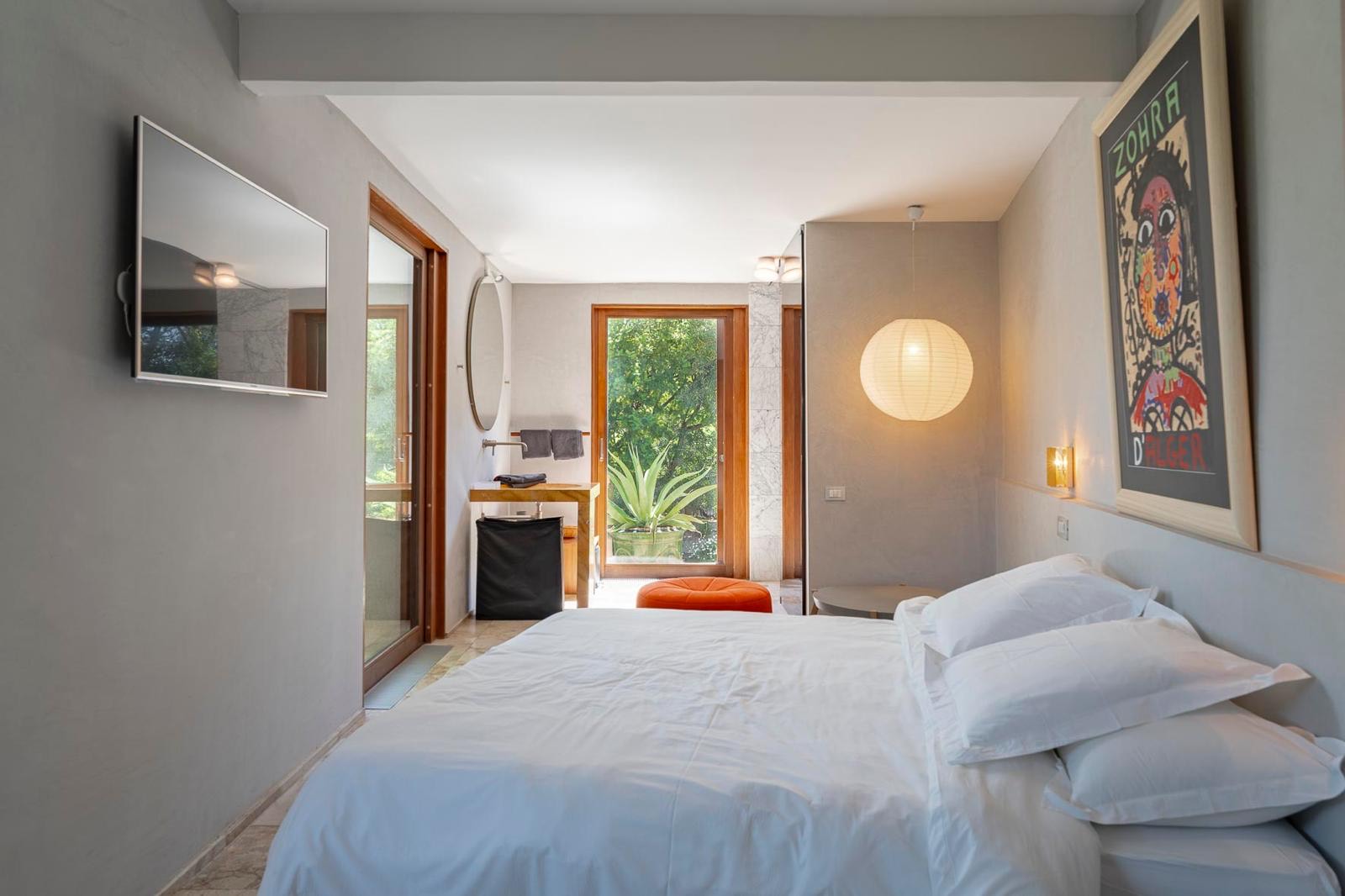Saint-Tropez – Route de Tahiti – Villa de cinq chambres avec piscine en location saisonnière