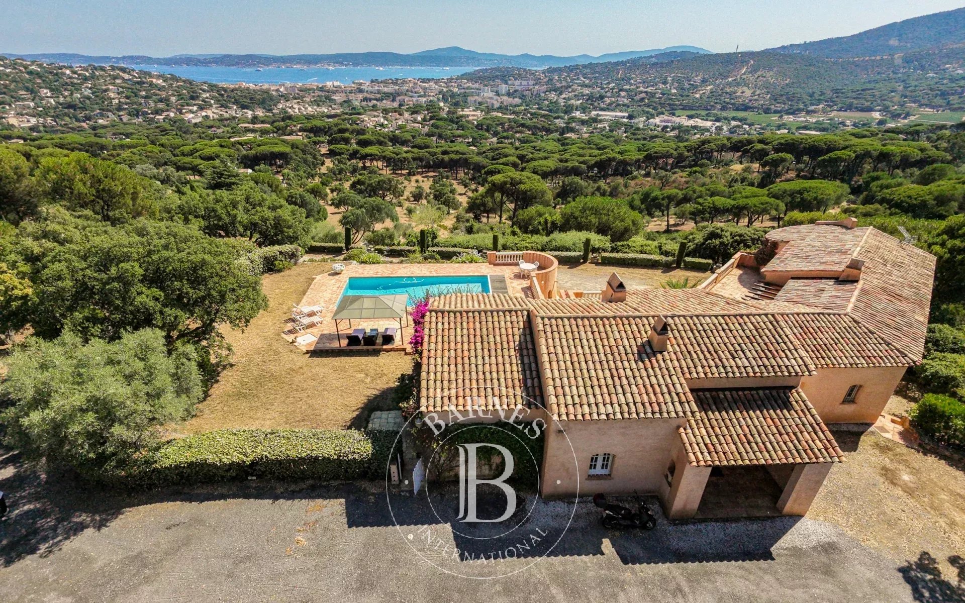 SAINTE-MAXIME - DOMAINE PRIVÉ -  VUE MER - PISCINE