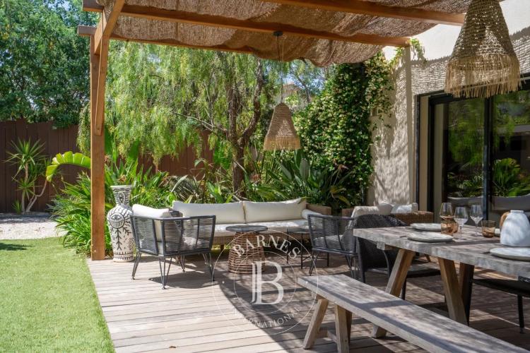 SAINT-TROPEZ - DOMAINE PRIVE - MAISON AVEC 4 CHAMBRES ET PISCINE