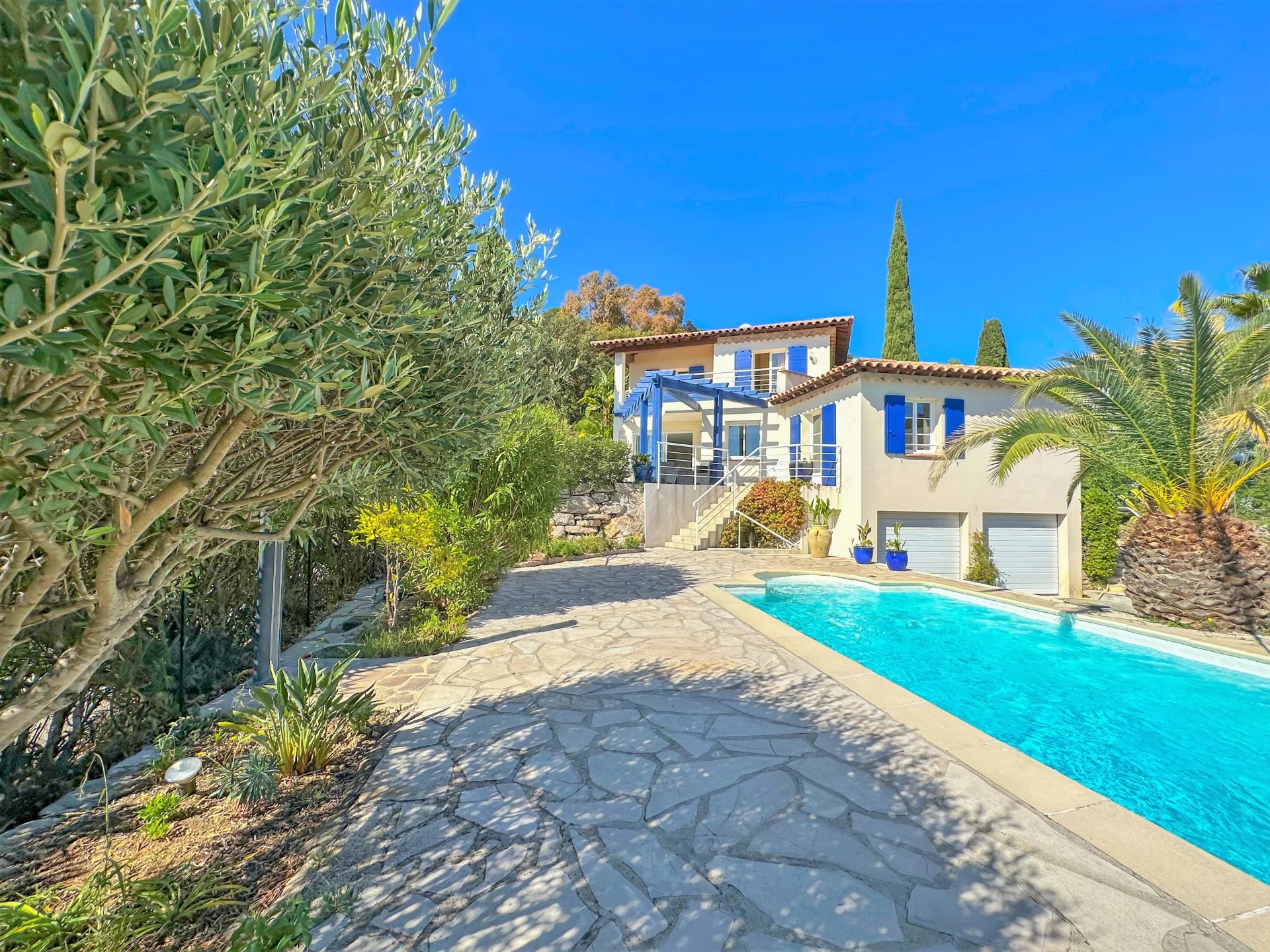 Villa vue mer à vendre proche du centre de La Croix-Valmer