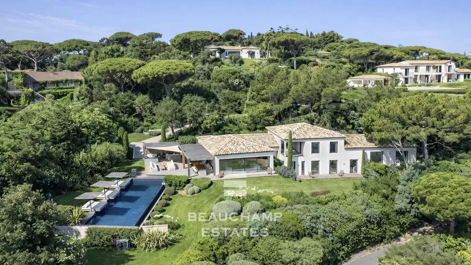 Saint-Tropez Les parcs - Propriété prestigieuse avec accès direct à la mer