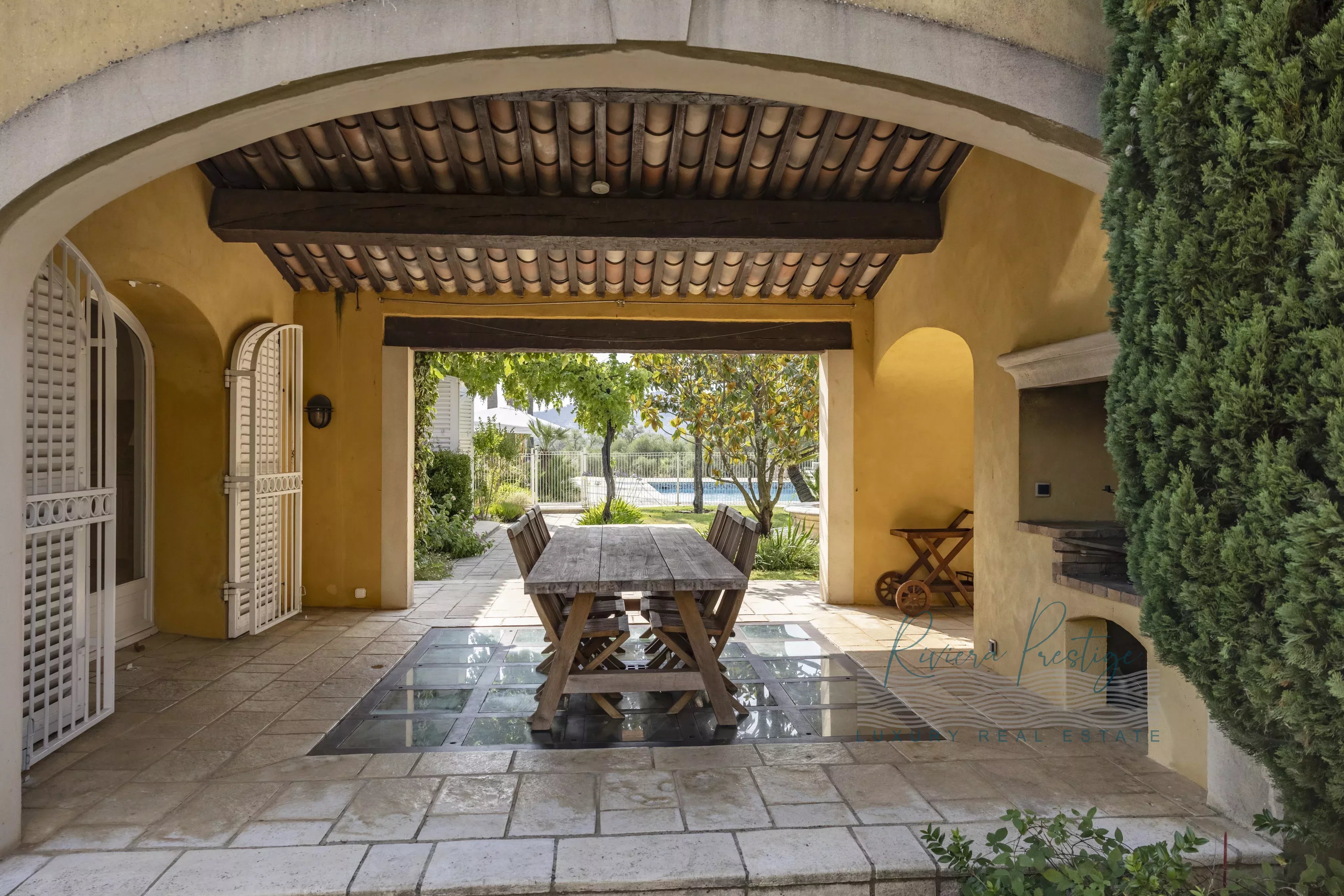 Maison de maitre du XIXè siècle avec domaine viticole bio dans le Golfe de Saint-Tropez
