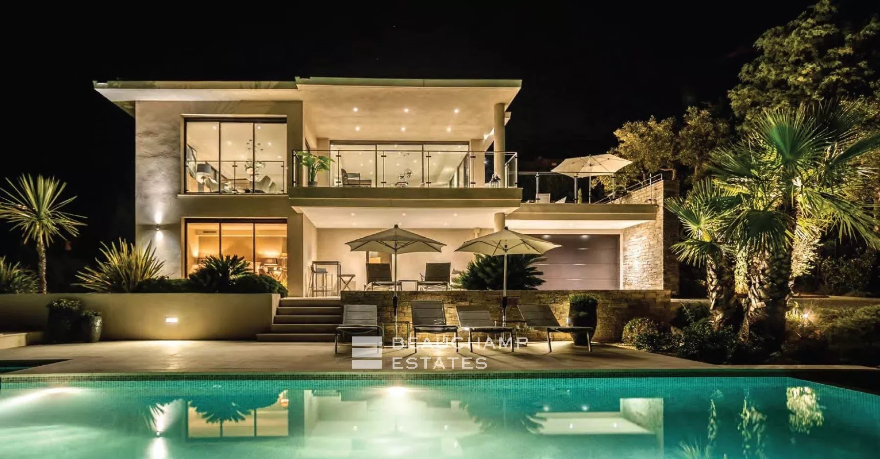Villa d'exception avec vue mer dans le domaine privé de Beauvallon