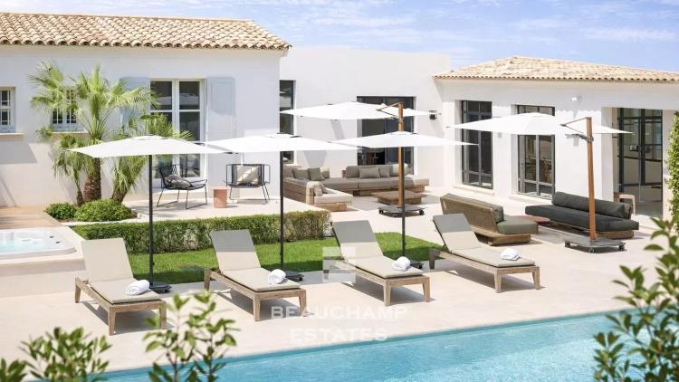 Somptueuse villa au coeur de Saint-Tropez, à pieds de la place des Lices