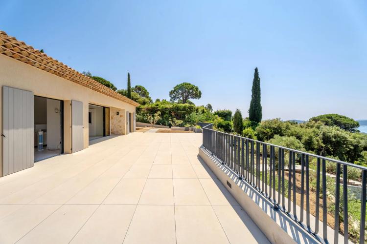 Villa vue mer à vendre à Grimaud – Domaine sécurisé Beauvallon Bartole
