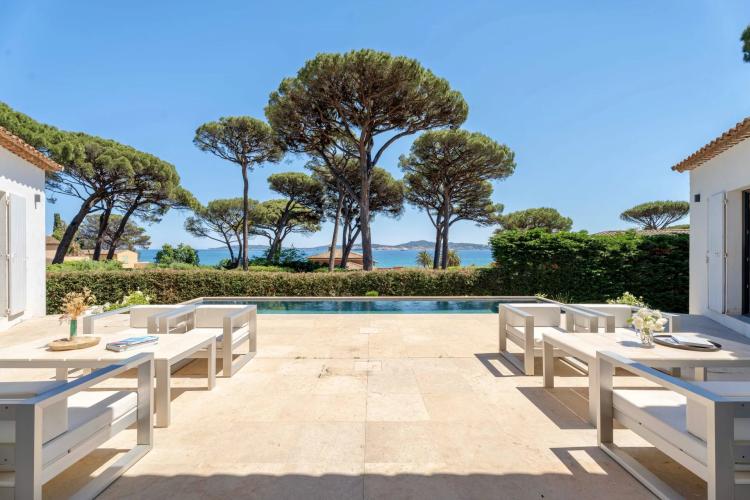 Villa vue mer panoramique à vendre à pied des plages