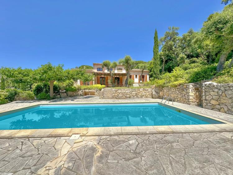 Villa à vendre à pied des plages