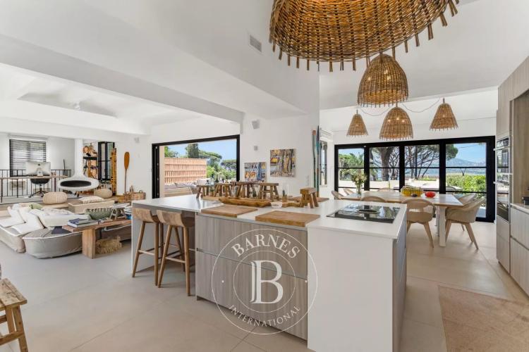 PROCHE DE SAINT TROPEZ - GASSIN - DOMAINE PRIVE - VUE MER