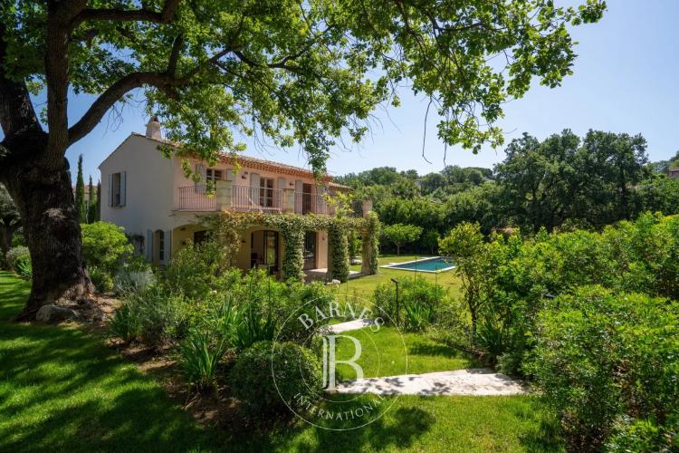 SAINT-TROPEZ – VILLAGE À PIED – PROPRIÉTÉ DE DEUX VILLAS