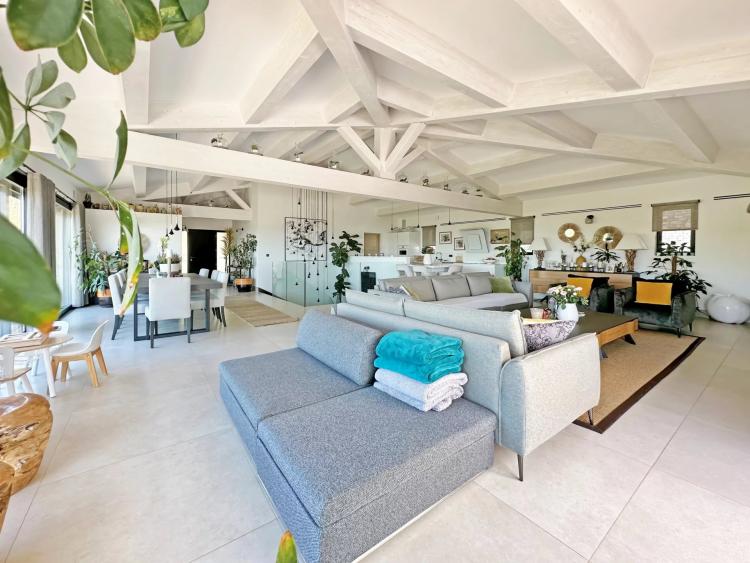 Villa vue mer à vendre à Beauvallon Bartole