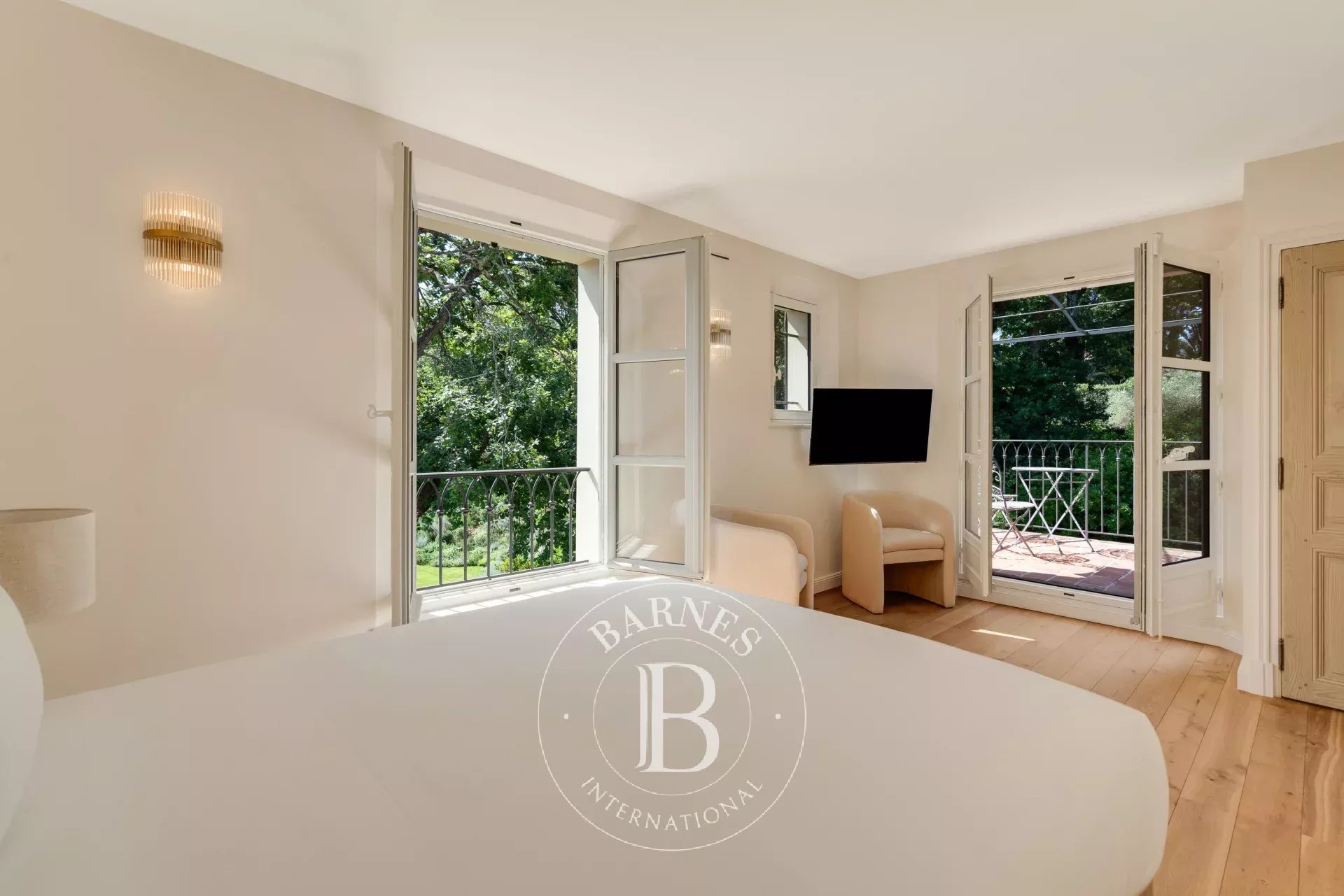 SAINT-TROPEZ – VILLAGE À PIED – PROPRIÉTÉ DE DEUX VILLAS