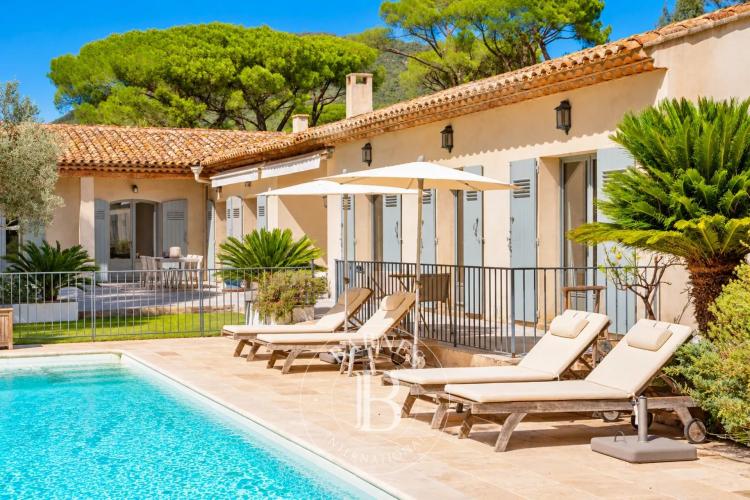 GOLFE DE SAINT TROPEZ - GRIMAUD - MAISON DE CHARME
