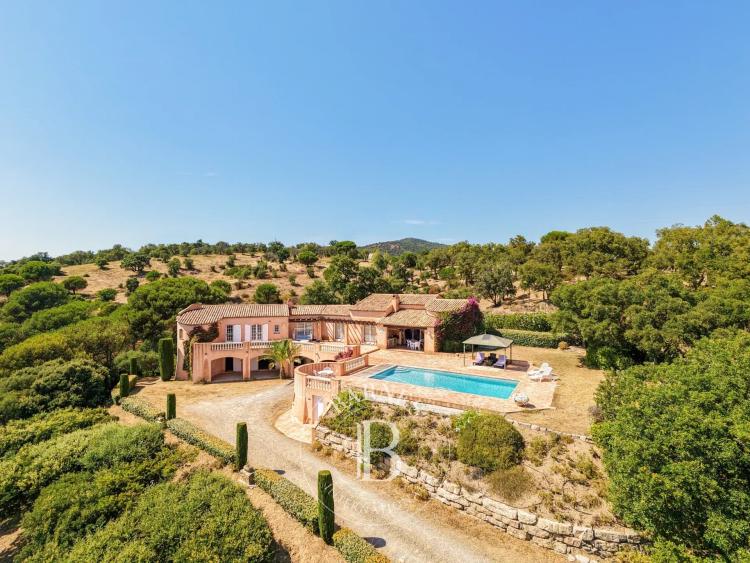 SAINTE-MAXIME - DOMAINE PRIVÉ -  VUE MER - PISCINE