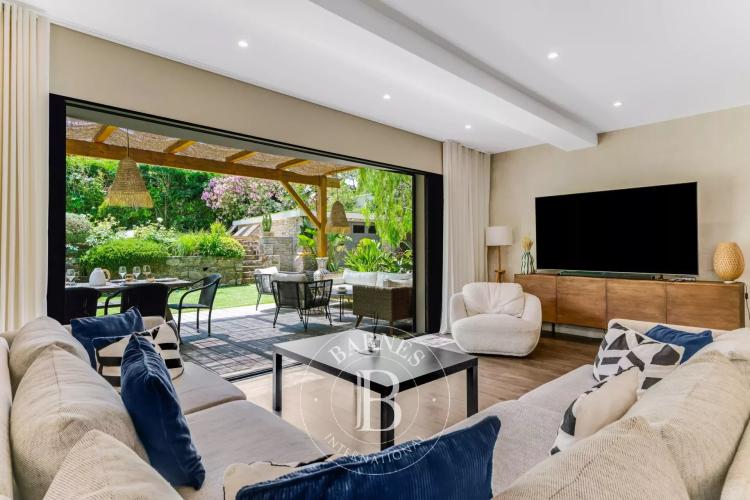 SAINT-TROPEZ - DOMAINE PRIVE - MAISON AVEC 4 CHAMBRES ET PISCINE
