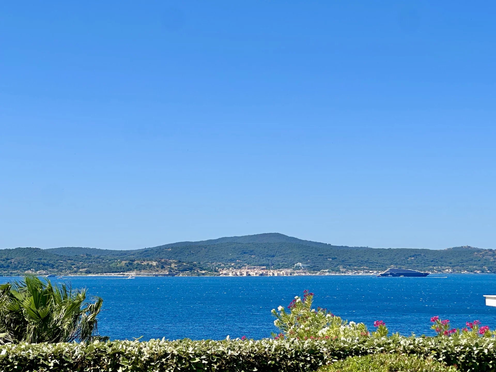 Villa vue mer panoramique à vendre à Sainte-Maxime