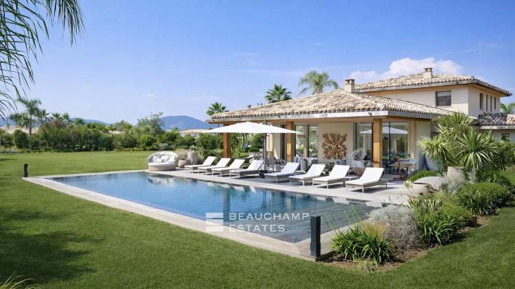 Villa contemporaine dans un domaine privé, à pieds du centre ville de Saint-Tropez et de la plage