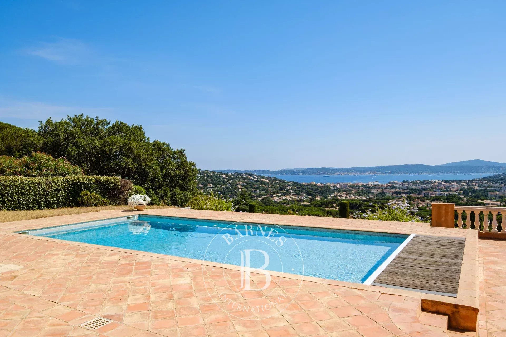 SAINTE-MAXIME - DOMAINE PRIVÉ -  VUE MER - PISCINE