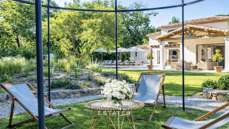 Propriété neuve à pieds de la plage des Salins et du centre de Saint-Tropez