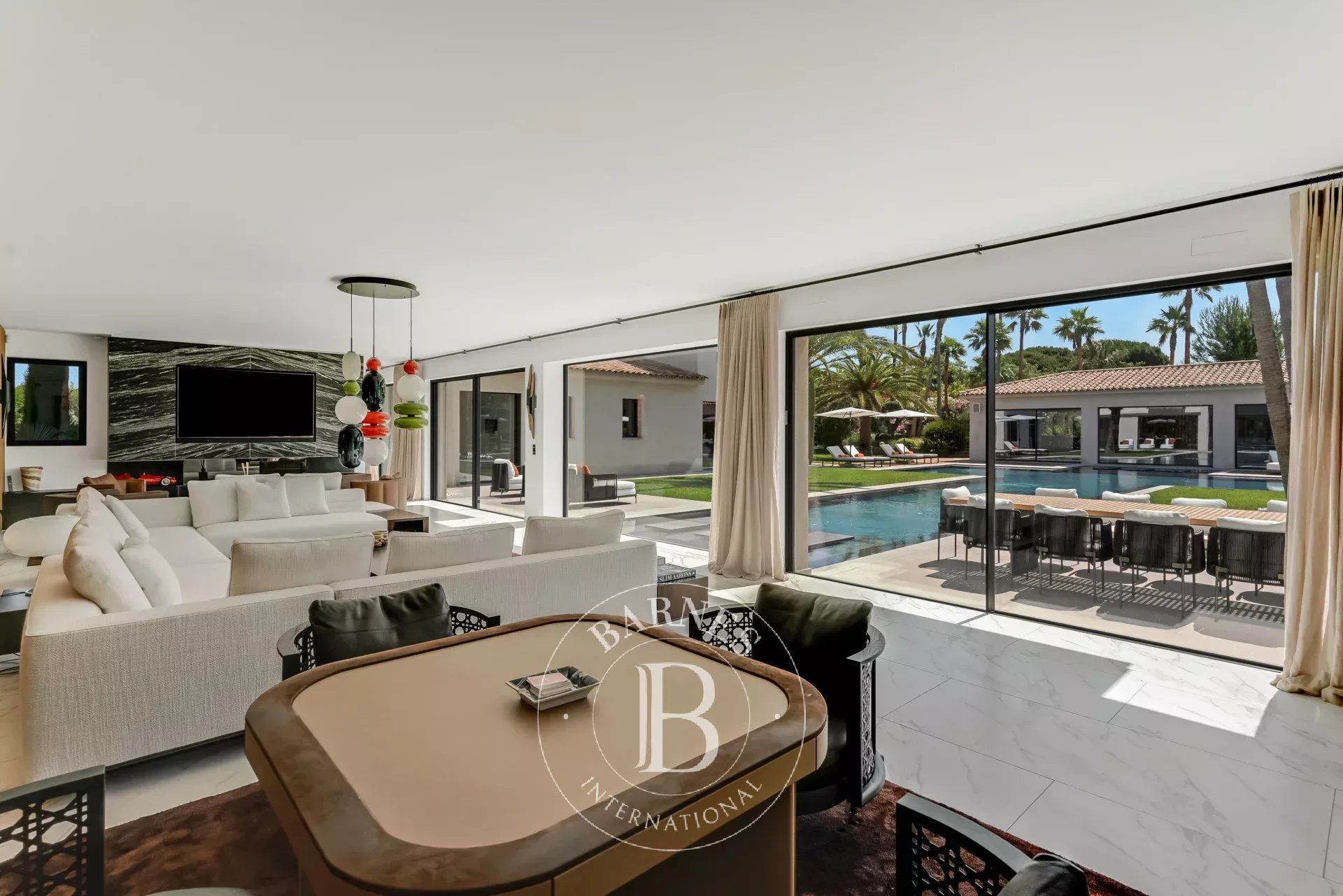 SAINT-TROPEZ - LUXUEUSE VILLA NEUVE - 7 CHAMBRES