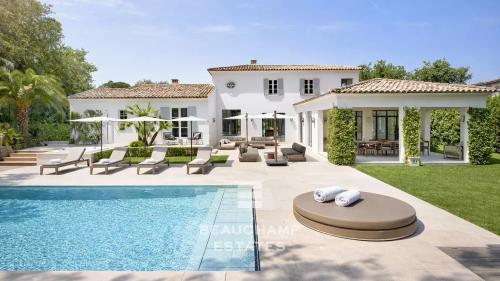 Somptueuse villa au coeur de Saint-Tropez, à pieds de la place des Lices