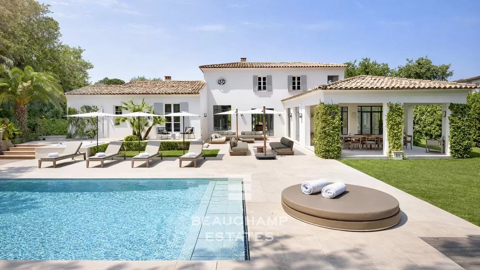 Somptueuse villa au coeur de Saint-Tropez, à pieds de la place des Lices