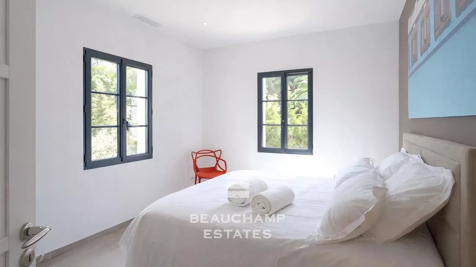 Villa neuve à pieds de la plage des Salins et à proximité du centre ville de Saint-Tropez