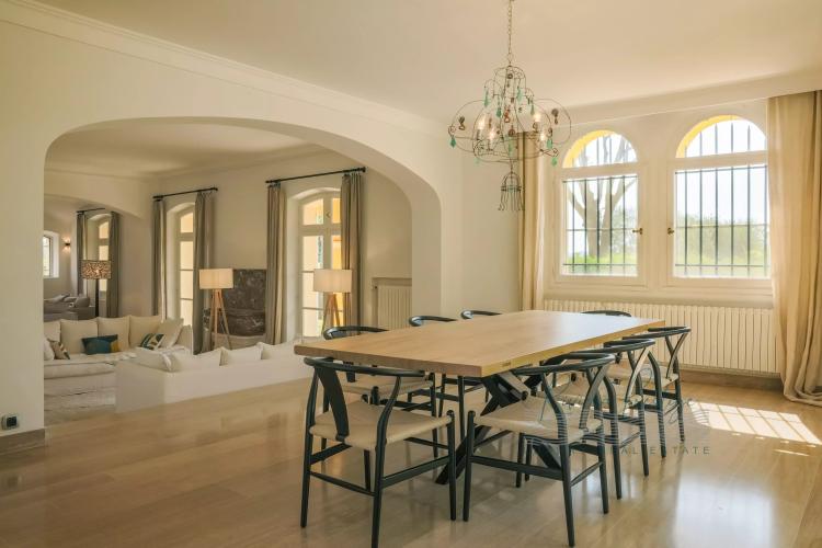 Maison de maitre du XIXè siècle avec domaine viticole bio dans le Golfe de Saint-Tropez