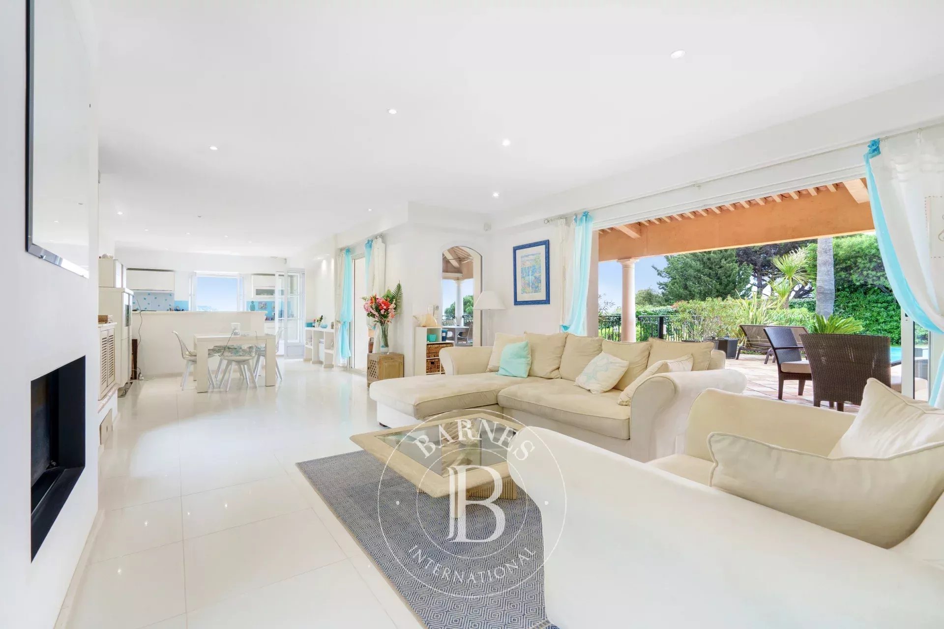 SAINTE-MAXIME - VILLA PROVENÇALE DE PLAIN-PIED - VUE MER - DOMAINE PRIVÉ