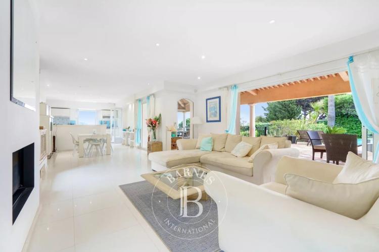 SAINTE-MAXIME - VILLA PROVENÇALE DE PLAIN-PIED - VUE MER - DOMAINE PRIVÉ