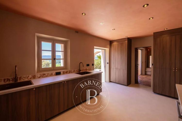 LOCATION SAISONNIERE - Villa Grimaud - Vue dégagée