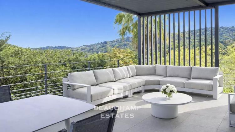 Luxueuse villa contemporaine à 100 mètres du centre villa de Saint-Tropez