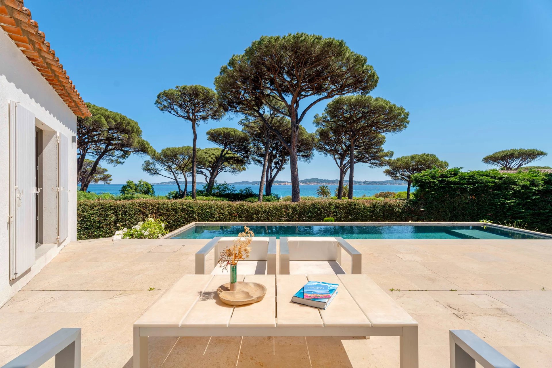 Villa vue mer panoramique à vendre à pied des plages