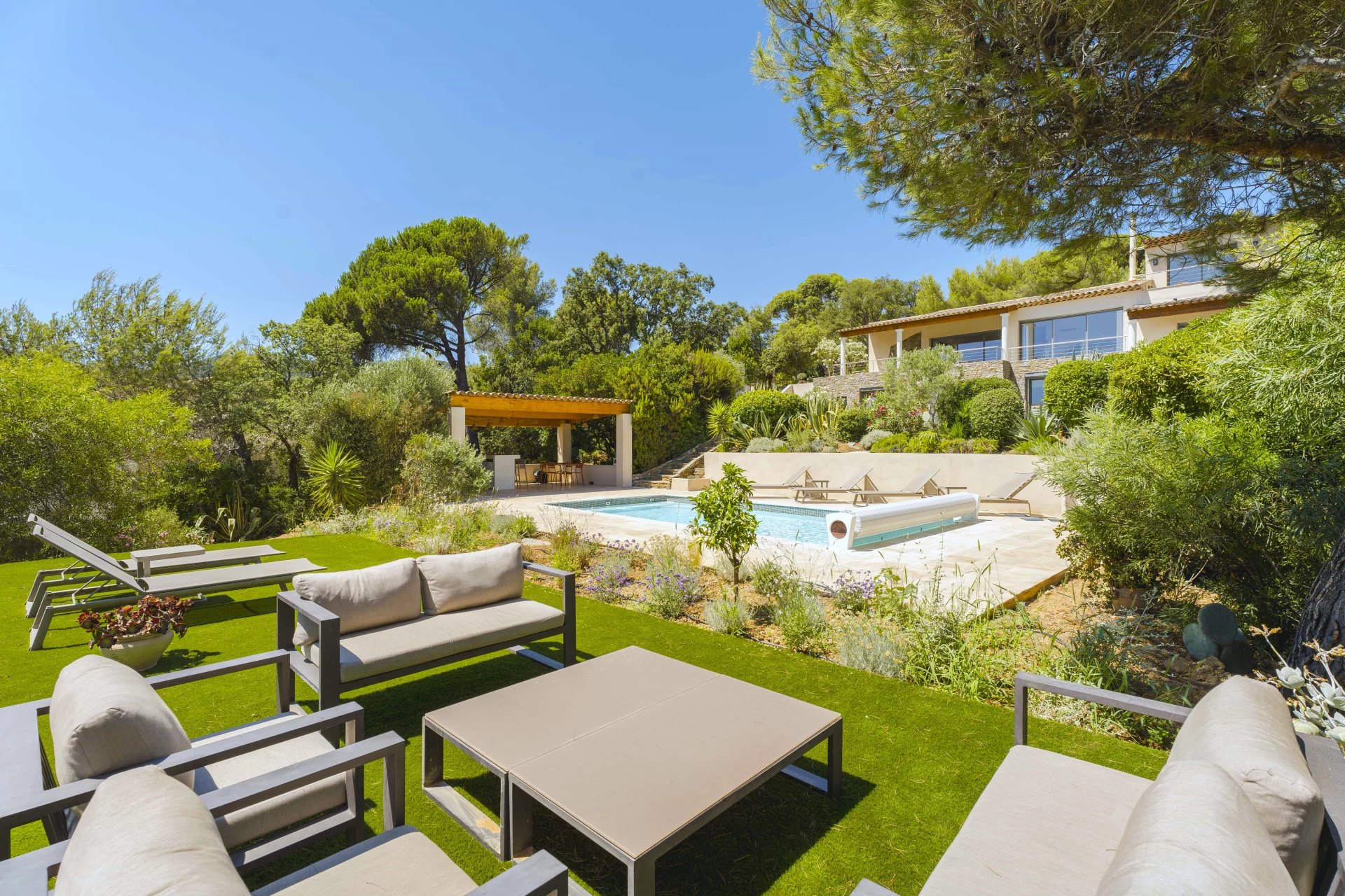 Villa contemporaine vue mer à vendre à La Croix-Valmer