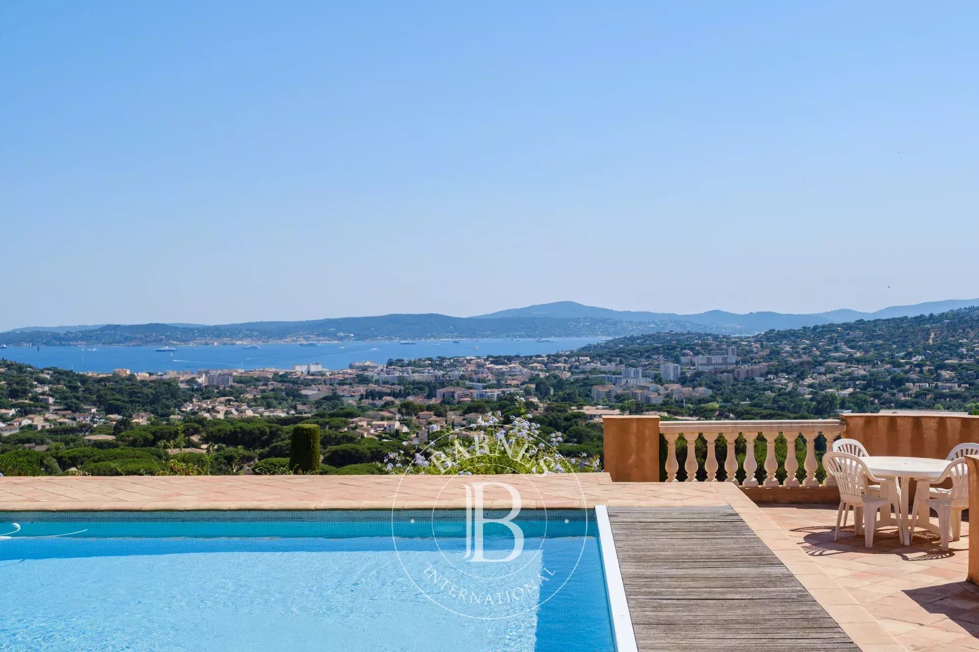 SAINTE-MAXIME - DOMAINE PRIVÉ -  VUE MER - PISCINE