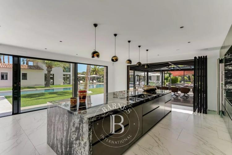 SAINT-TROPEZ - LUXUEUSE VILLA NEUVE - 7 CHAMBRES