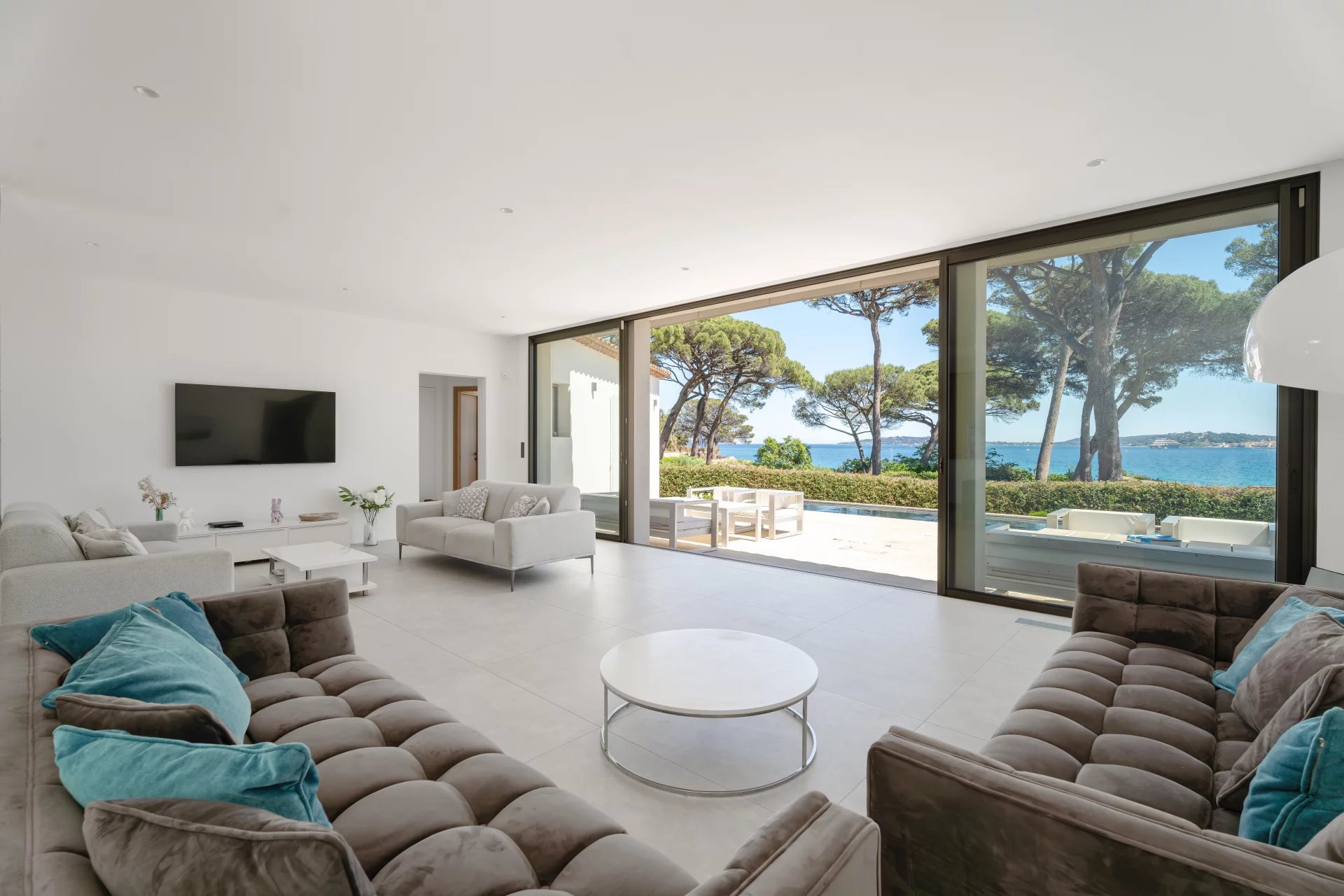 Villa vue mer panoramique à vendre à pied des plages