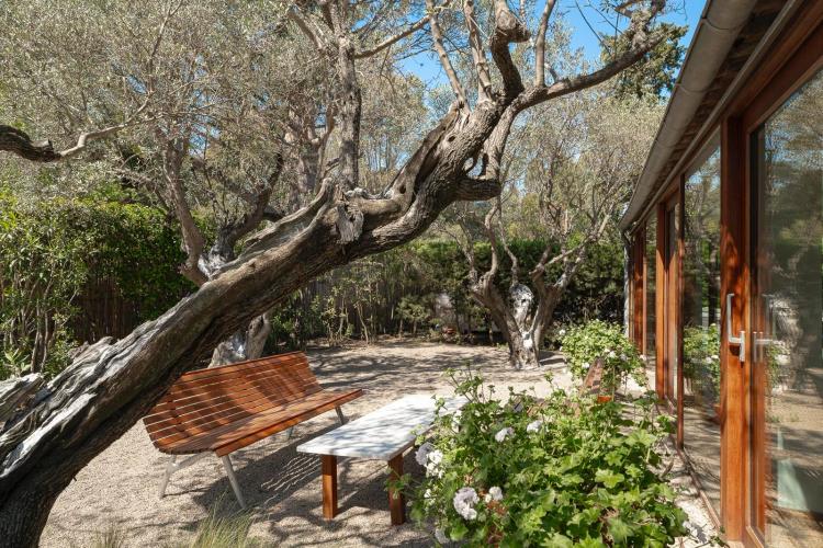 Saint-Tropez – Route de Tahiti – Villa de cinq chambres avec piscine en location saisonnière