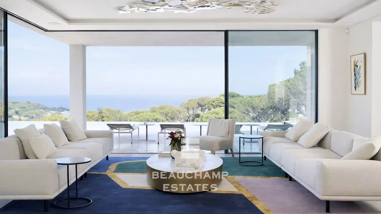 Propriété exceptionnelle contemporaine au coeur d'un domaine privé