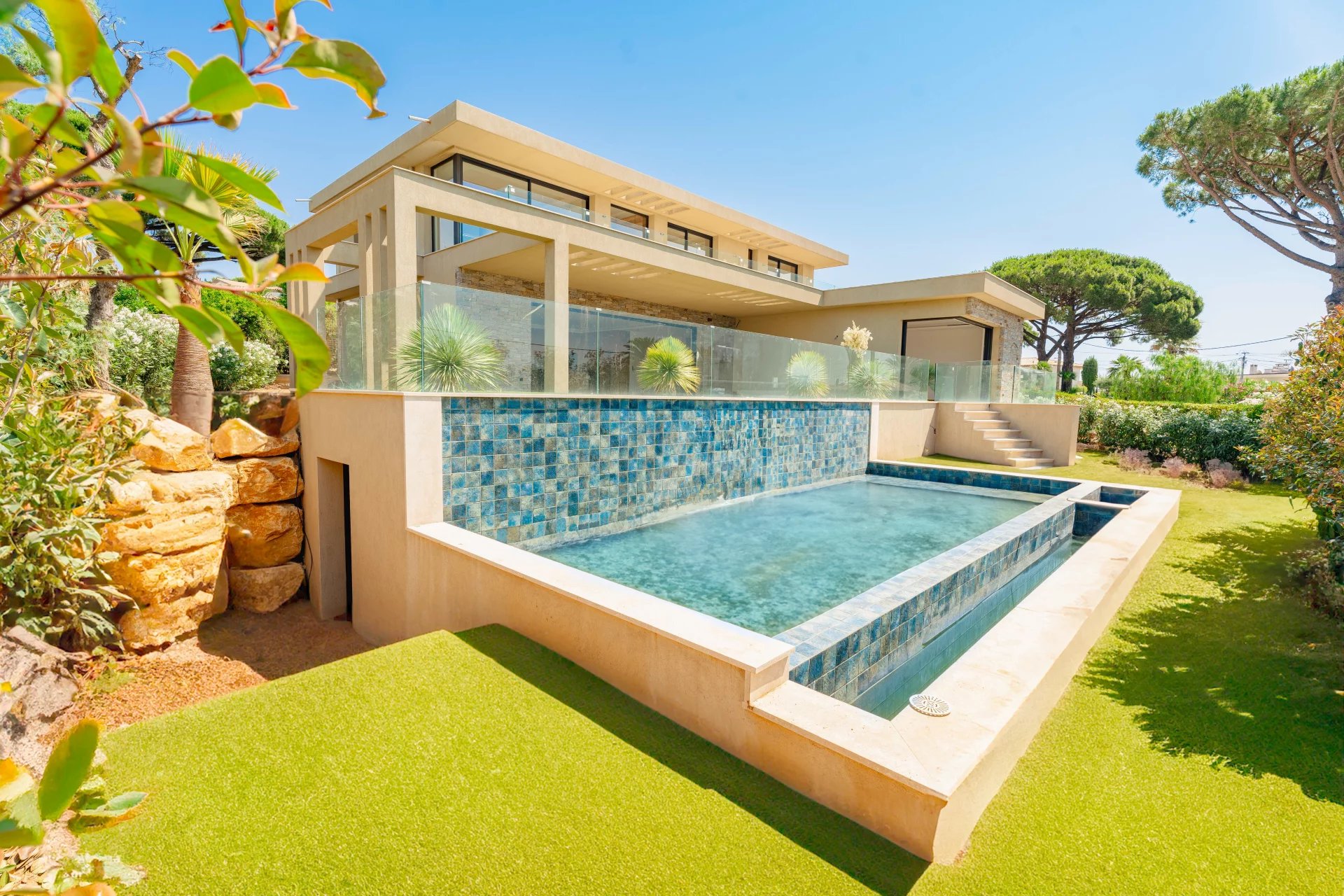 Villa neuve vue mer à vendre à Sainte-Maxime